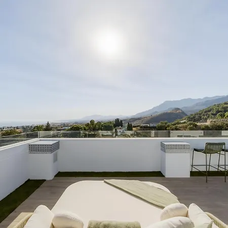 Duplex Penthouse Rooftop Jacuzzi Terrace Views Hotel Marbella