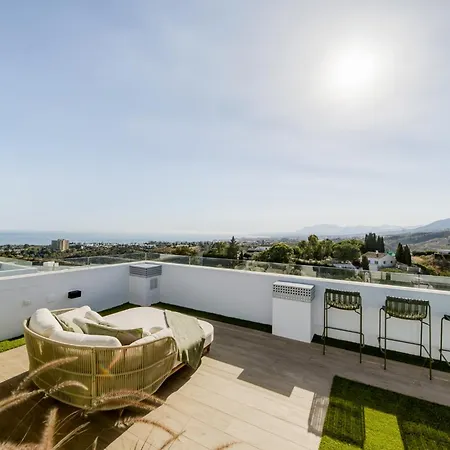 Duplex Penthouse Rooftop Jacuzzi Terrace Views Hotel Marbella