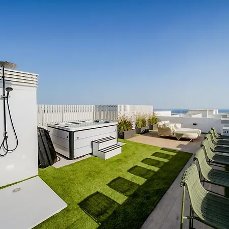 Duplex Penthouse Rooftop Jacuzzi Terrace Views Hotel *