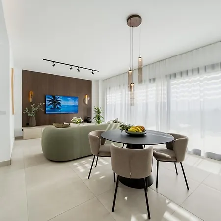 Hotel Duplex Penthouse Rooftop Jacuzzi Terrace Views *