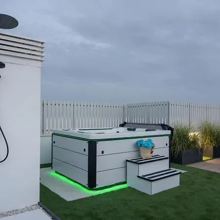 Hotel Duplex Penthouse Rooftop Jacuzzi Terrace Views *
