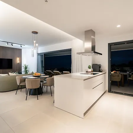 Duplex Penthouse Rooftop Jacuzzi Terrace Views Hotel